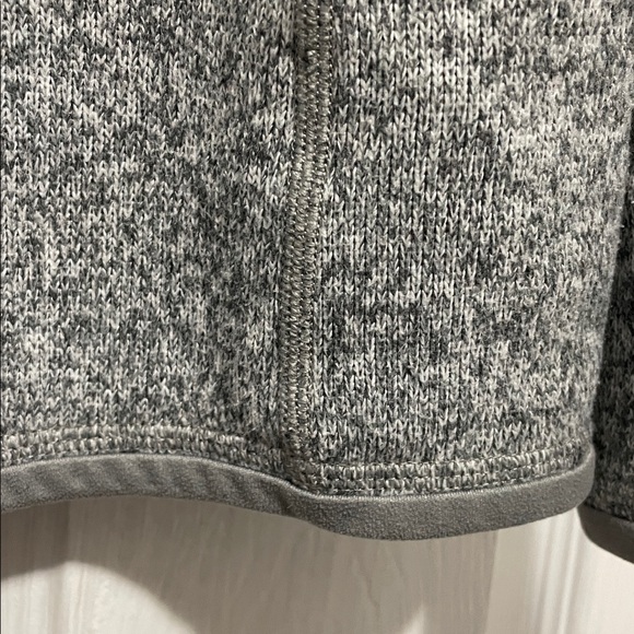 Patagonia Gray Women’s 1/4 zip up Sweater - Picture 8 of 9